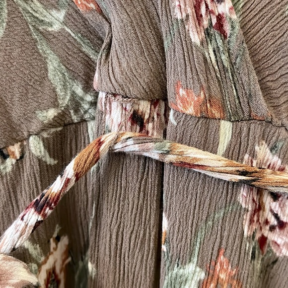 Floral Maxi Dress - Picture 4 of 9